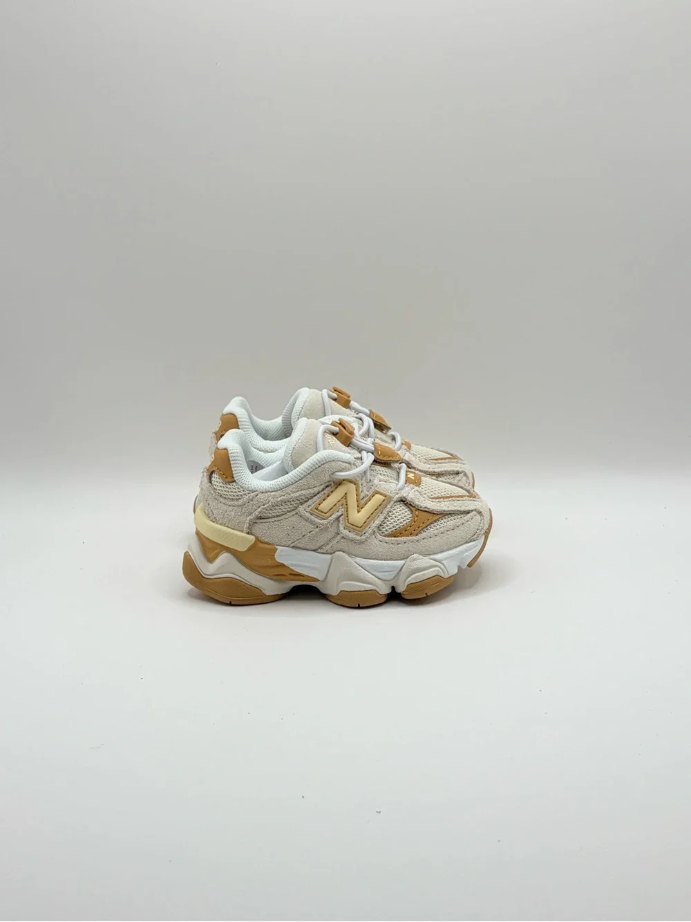 New Balance 9069 Beige & Tan Athletic Sneakers - 4C